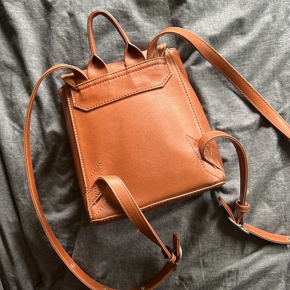 Matt & Nat vegan leather Deeley mini backpack in Chili - Picture 8 of 8